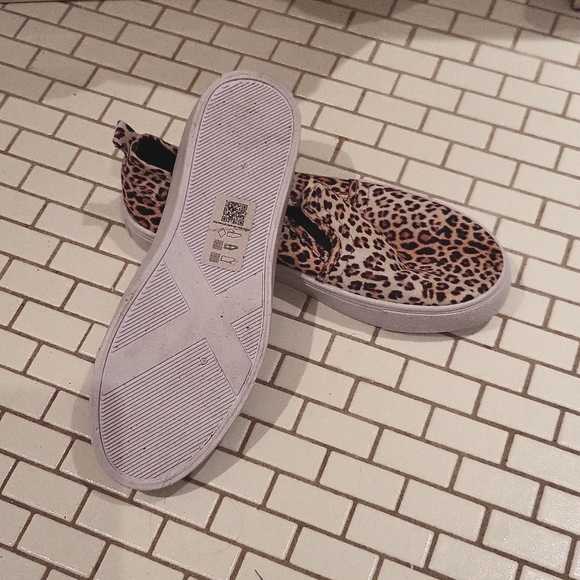 ASOS Design Leopard Canvas Slip Ons US8 - Picture 2 of 4